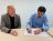 Alex van der Putten (links) en Léon Noorduin ondertekenen het contract voor het unieke track-and-trace-systeem AMY